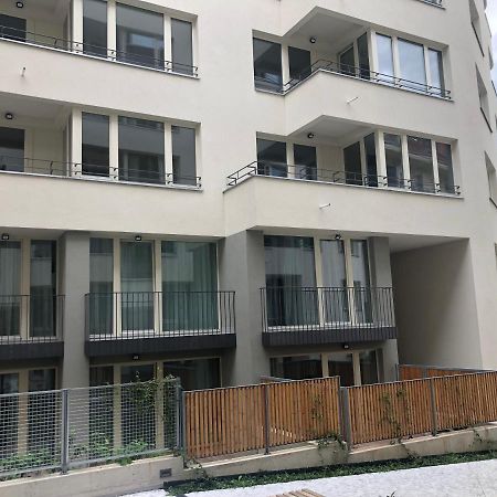 Terrace Apartment Прага Экстерьер фото